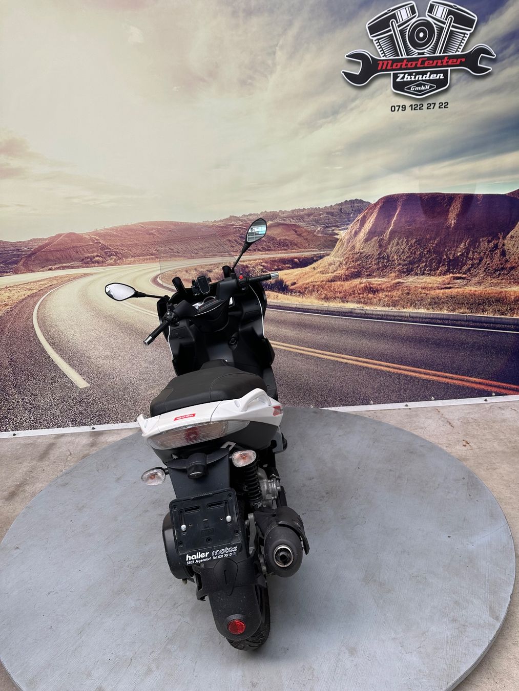 Aprilia Scooter: Aprilia SR 300 MAX mit MFK ab 2999.00 – Usato da Liebistorf venduto da motocentergmbh 7