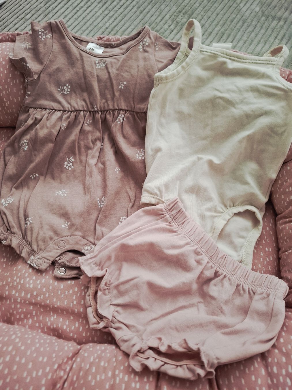 Lotti & Set di vestiti: Newborn Kleiderpaket Grösse 50 – Usato da Bern venduto da fabienneste 2