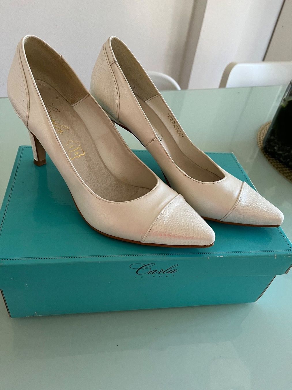 Damenschuhe: Scarpe eleganti color perla in cuoio – Gebraucht aus Breganzona von sma_bp8f
