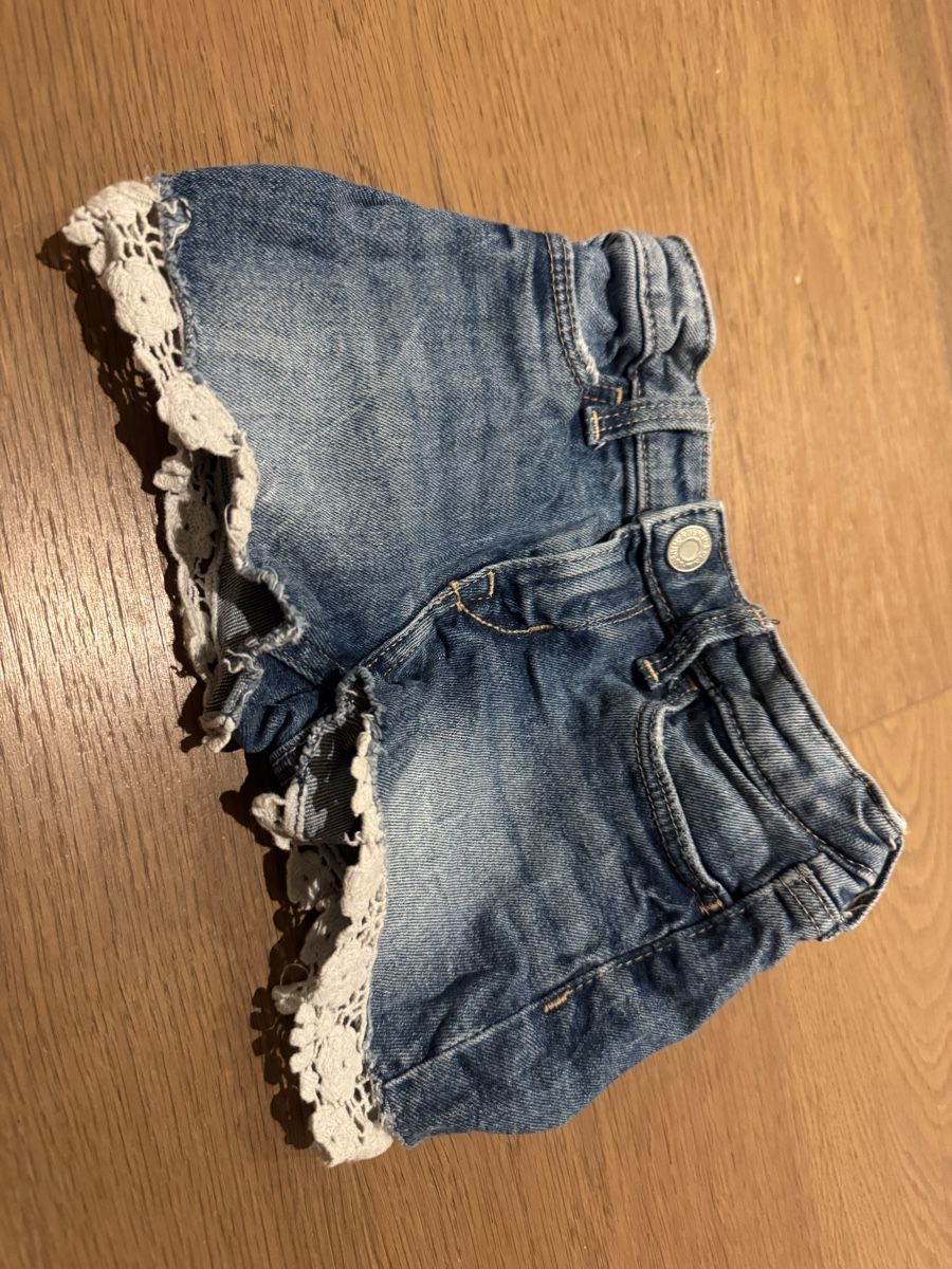 Pantaloni: 98 sommer Hosen Mädchen – Usato da Freienbach venduto da dna_g856