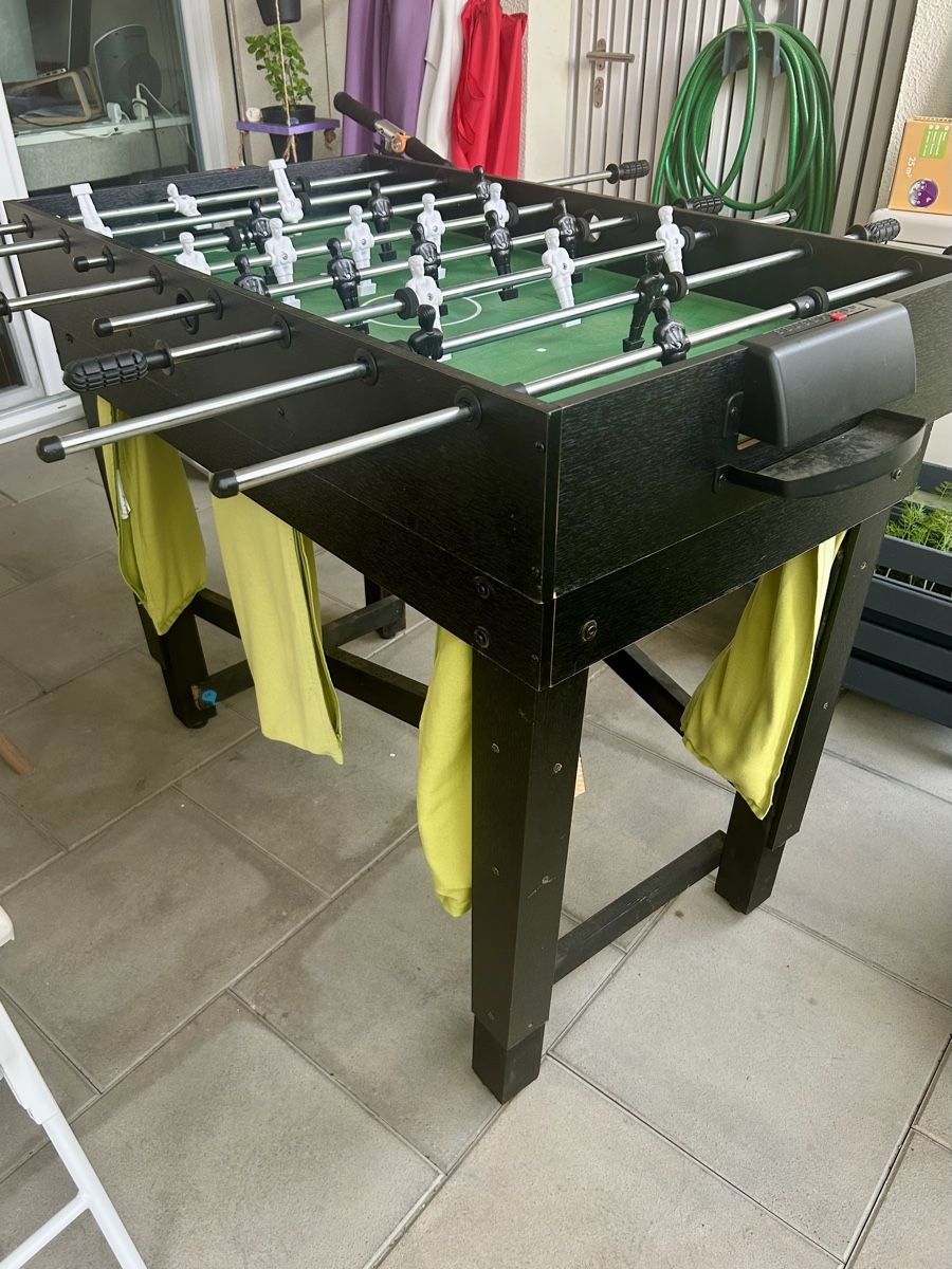 Giochi: Kickertisch mit weiteren Spielmöglichkeiten – Usato da Staufen venduto da Butterflower
