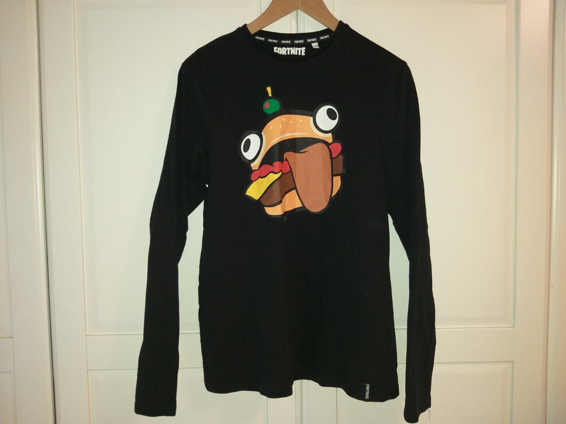 Pullover & Sweatshirts: FORTNITE Pullover taille / Grosse 182 – Gebraucht aus Cossonay-ville von Super-Price-Quality