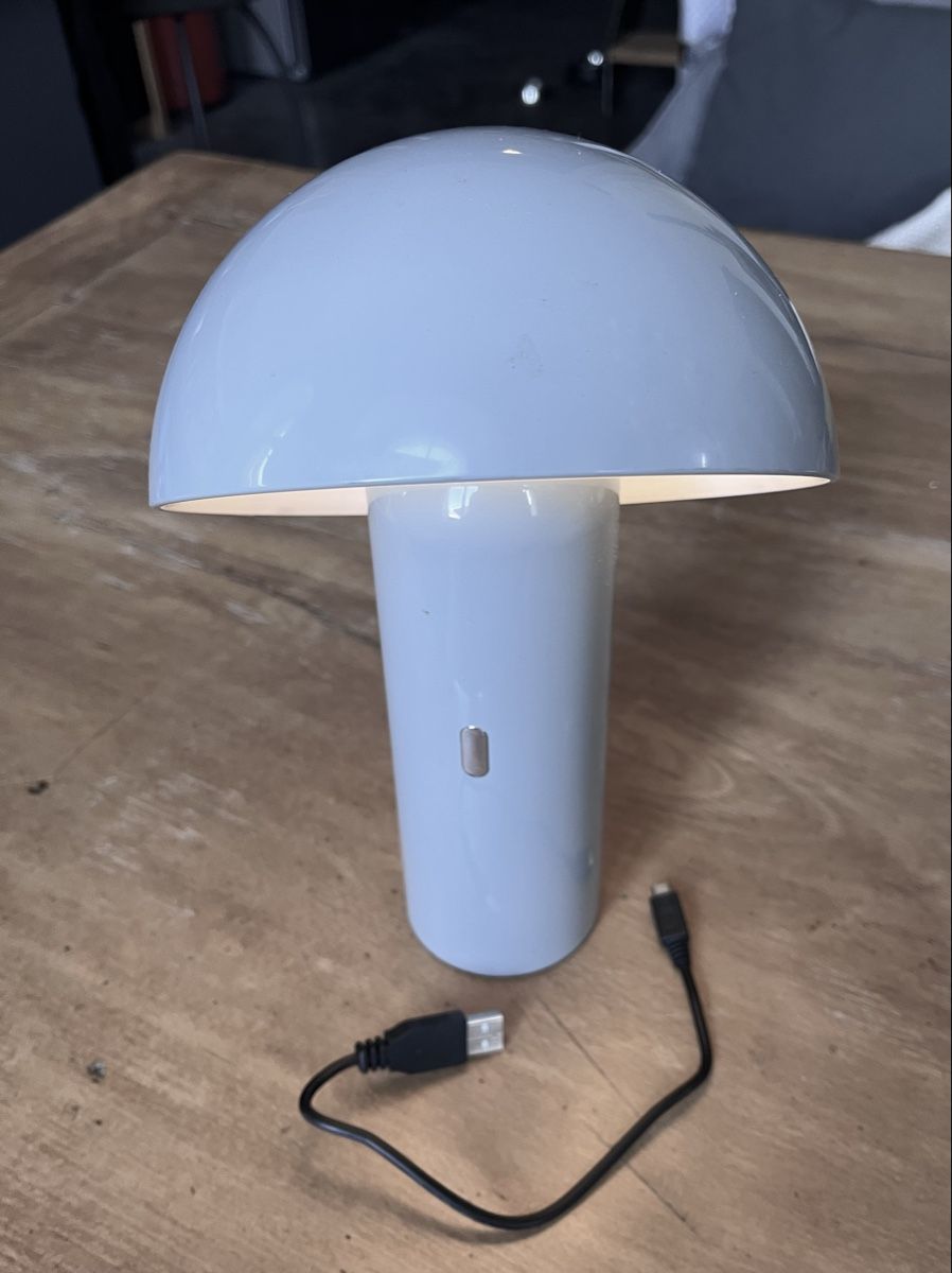 Lampen: Tischleuchte, Ladefunktion USB – Neu (gemäss Beschreibung) aus Tuggen von arc_99gc 1