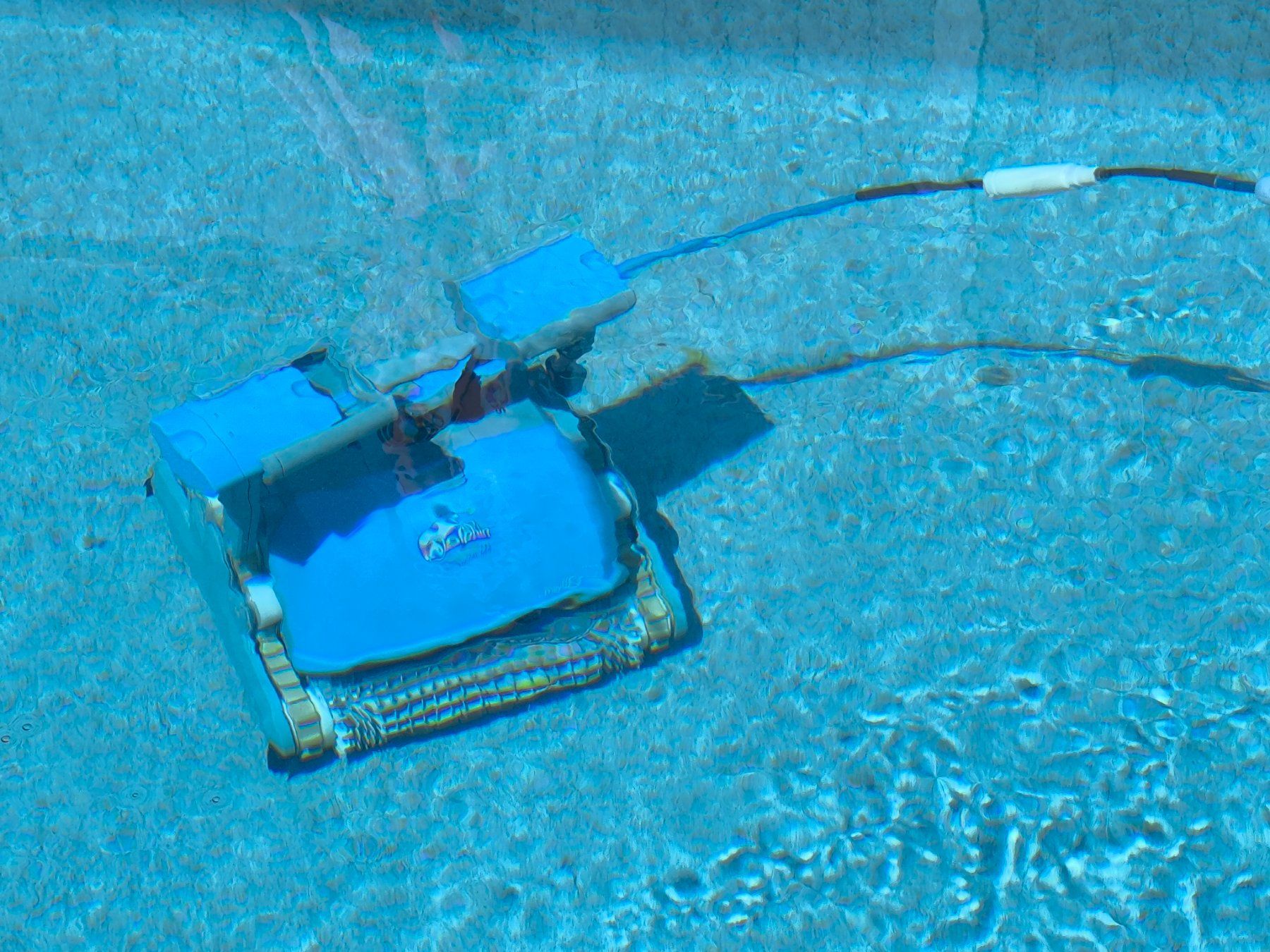 Dolphin Schwimmbad-Zubehör: Poolroboter Dolphin Supreme M4 – Gebraucht aus Dättlikon von Wasteoftime 4