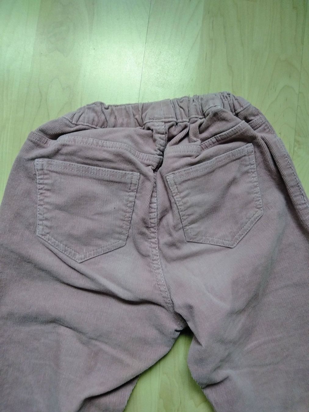 H&M Pantaloni: Lila Cordhose HM, Gr 140 – Usato da Romanshorn venduto da milenva 2