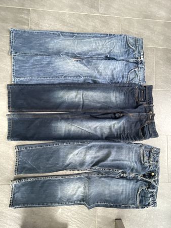 Jeans Grösse 146 3 Stück guter Zustand