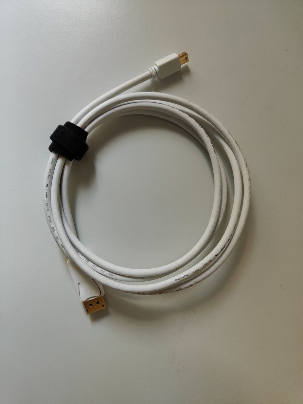Cavi: Microsoft Surface Dock Bildschirm-Kabel – Usato da Winkel venduto da 89Q2DF3