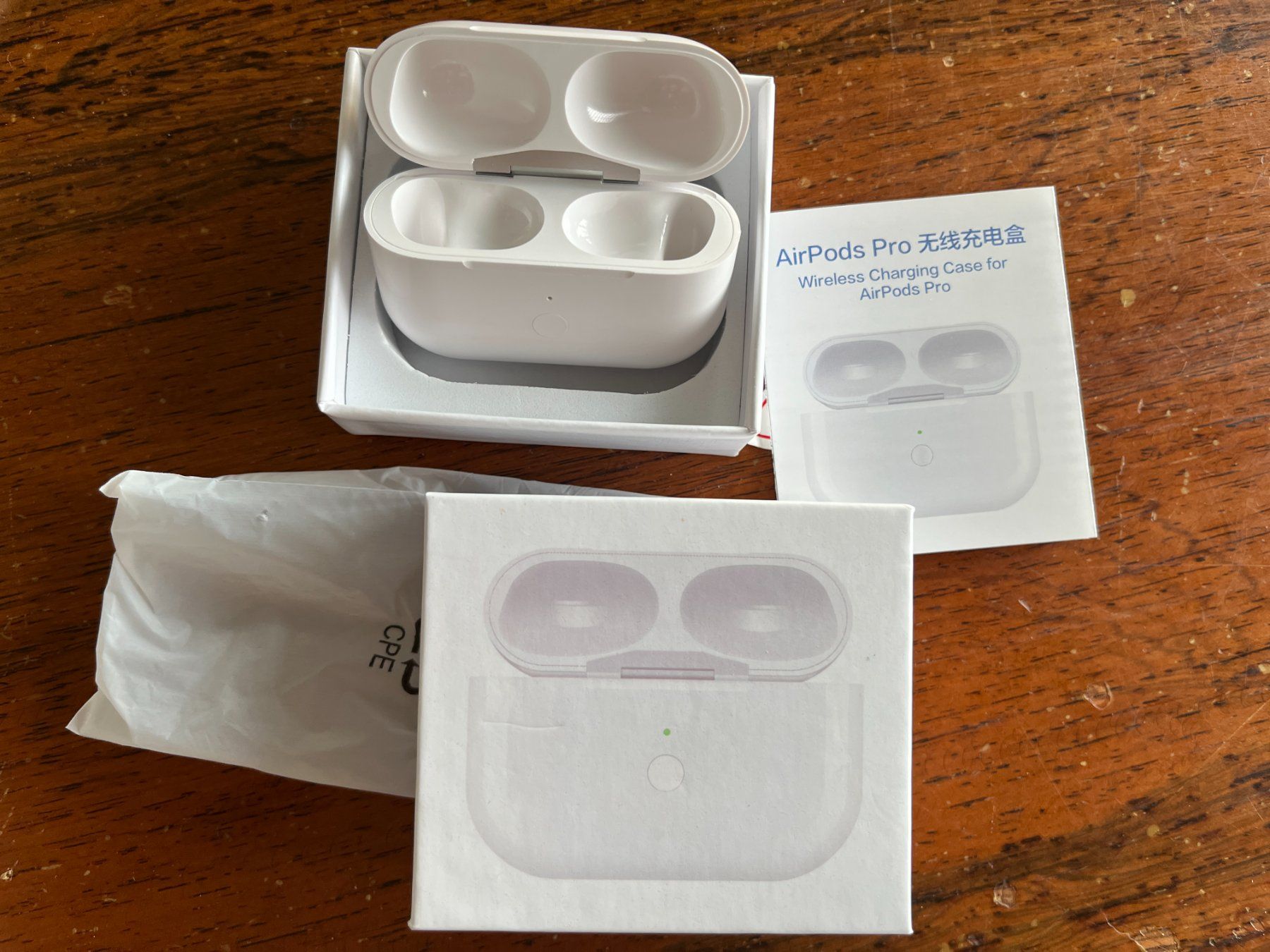 Ladegerät: Ladecase für AirPods Pro2 – Neu (gemäss Beschreibung) aus Zürich von Isabela_14