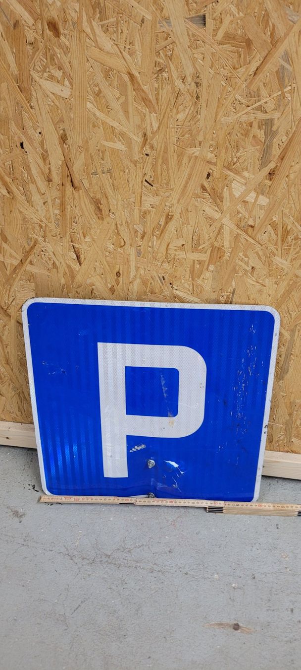 Insegne: Schild Parkplatz P ⛑️ – Difettoso da Goldingen venduto da Guido06 1