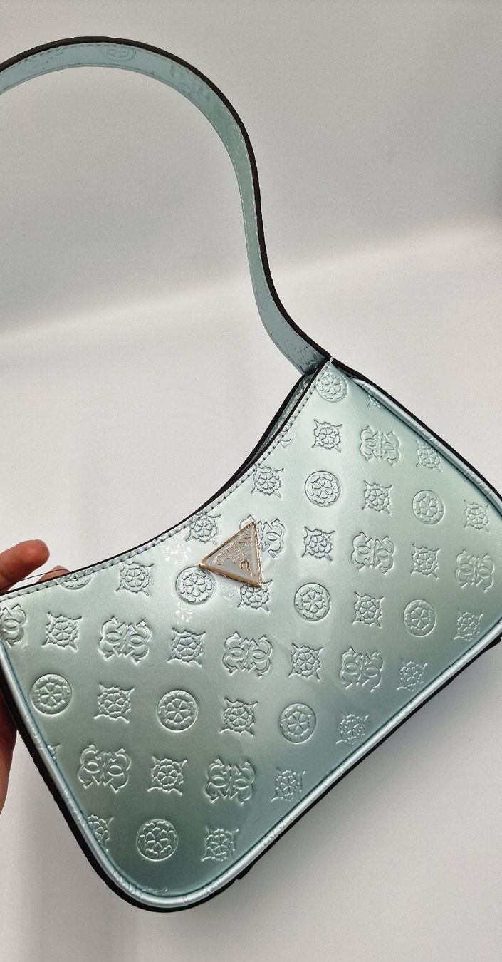Guess Taschen für Damen: Guess Handtasche hellblau neu mit Etikett – Neu und originalverpackt aus Affeltrangen von Szafaoli 2