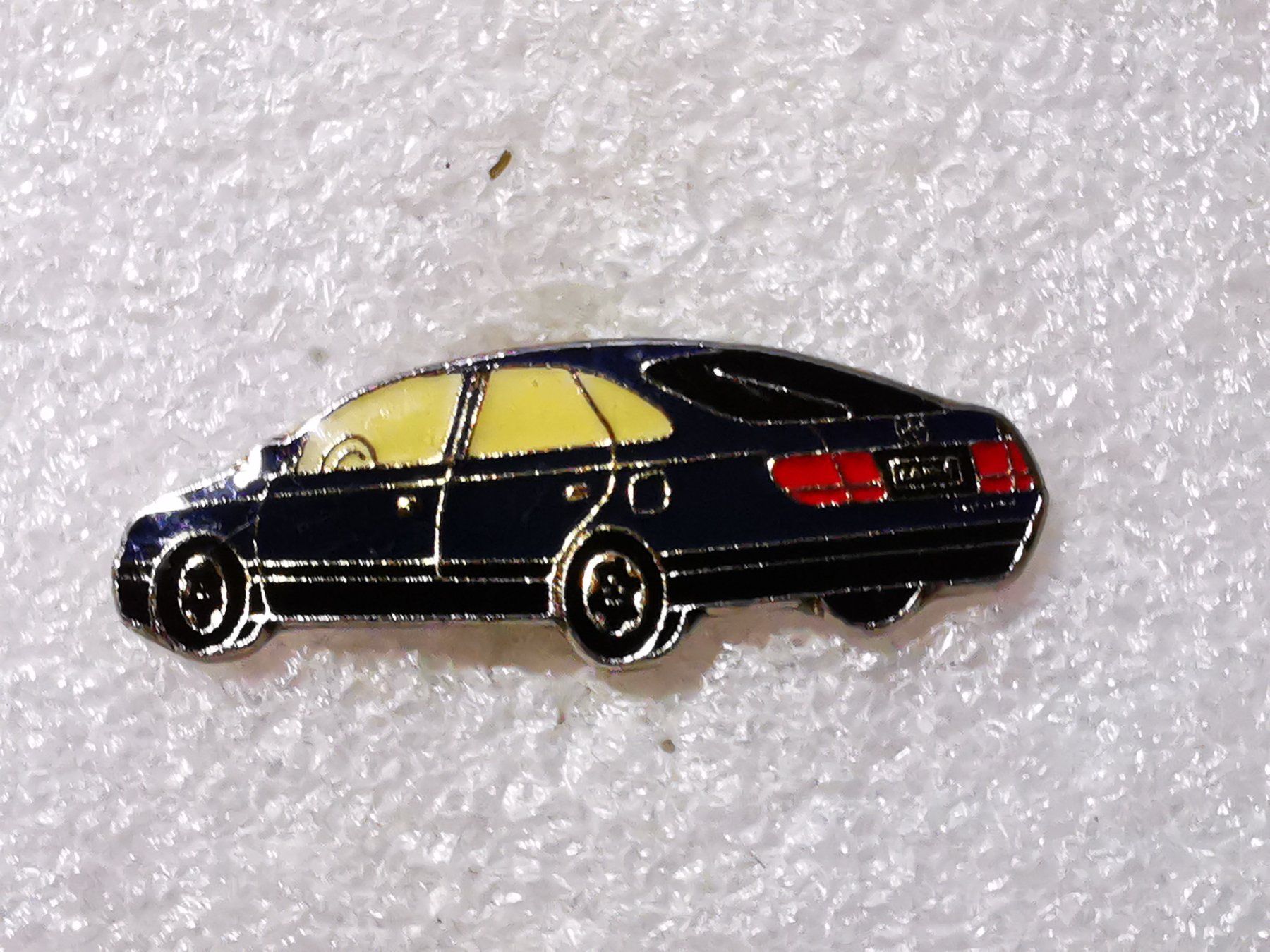 Placchette & Badge: Ansteckpin 69: Auto – Usato da Oppligen venduto da Pin-Fall-Shop