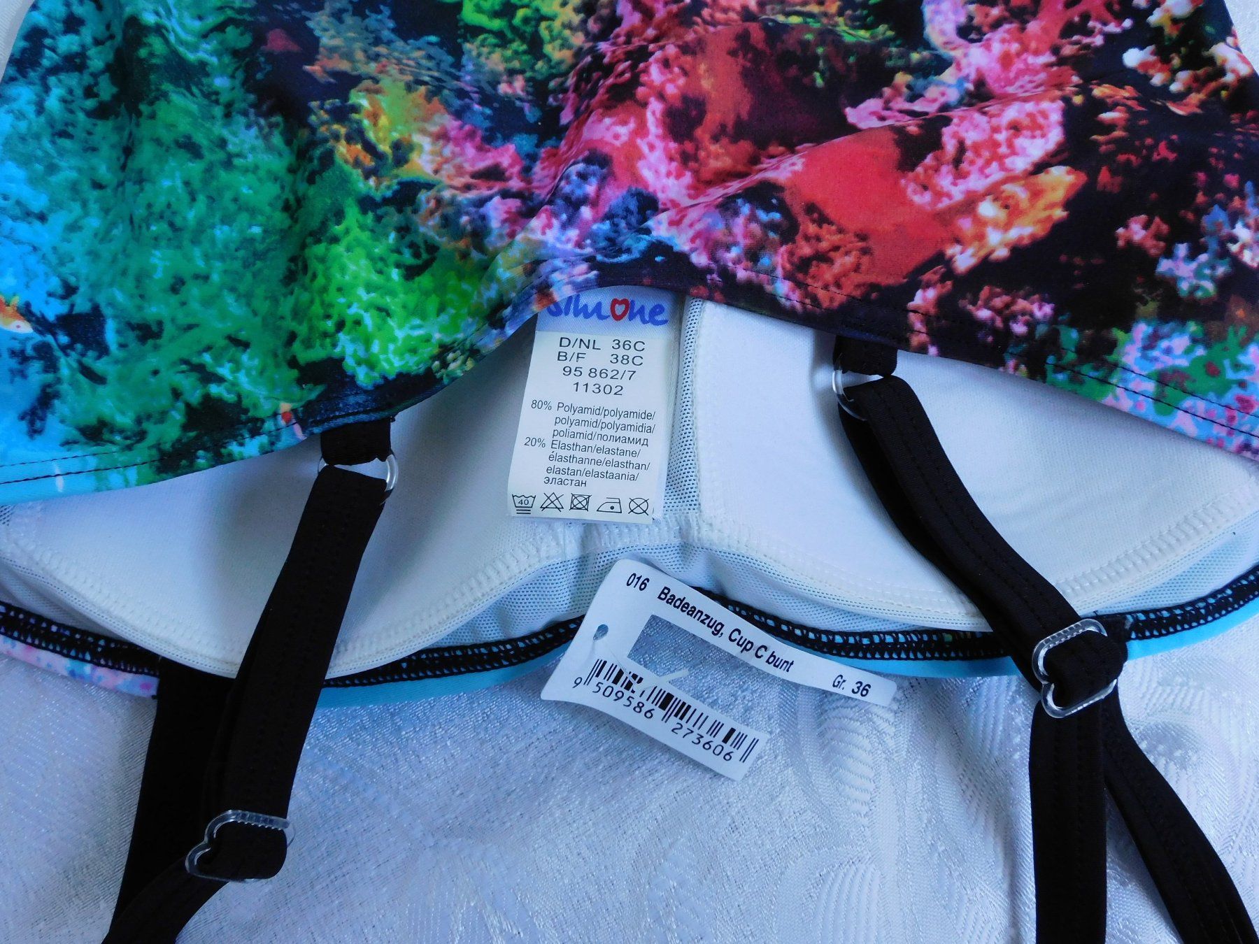 Badekleider & Bikinis: Originalverpackter Badeanzug von Simone, Gr. 36 C, bunt – Neu und originalverpackt aus Walzenhausen von INROK 4