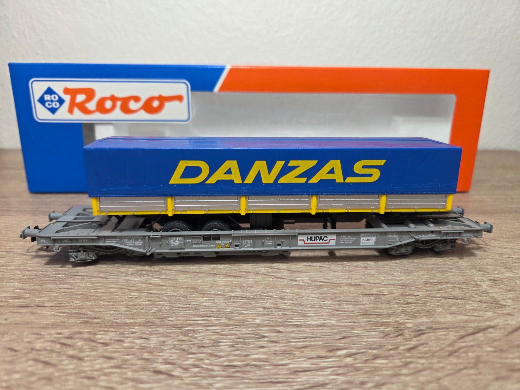 Roco Modellini di ferrovie: Roco 46355 Containerwagen Danzas SBB H0 – Nuovo e nell'imballaggio originale da St-Aubin-Sauges venduto da Lo_Go 1