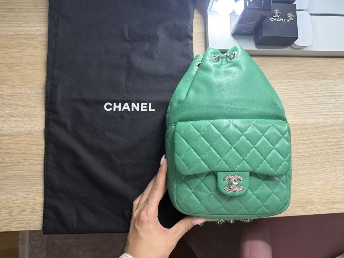 Chanel Zaini: Chanel Rucksack Lammleder – Usato da Bern venduto da tar_6rxl