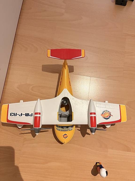 Spielzeuge: Playmobil Feuerlöschflugzeug – Gebraucht aus Stettlen von Kia3 1