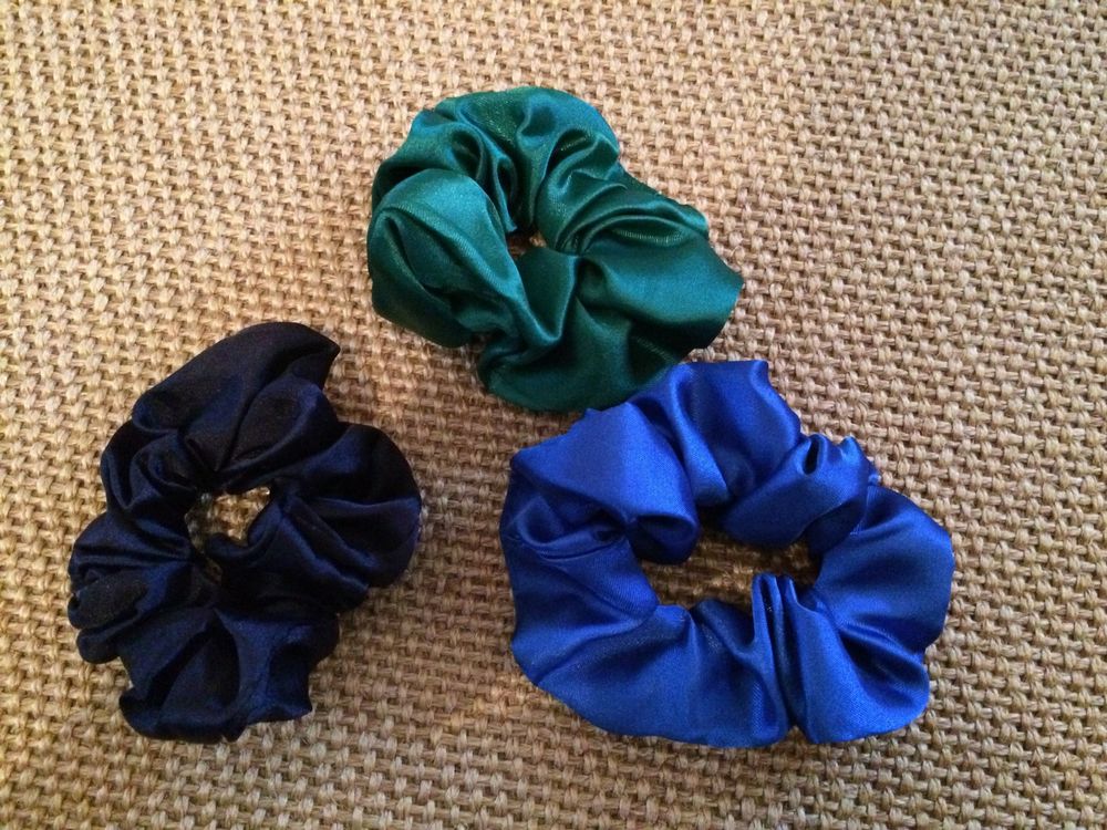 Mytoptrendz® Satin-Haargummis – Extra Weich, Schonend & Stylisch | In Grün/Dunkelgrün