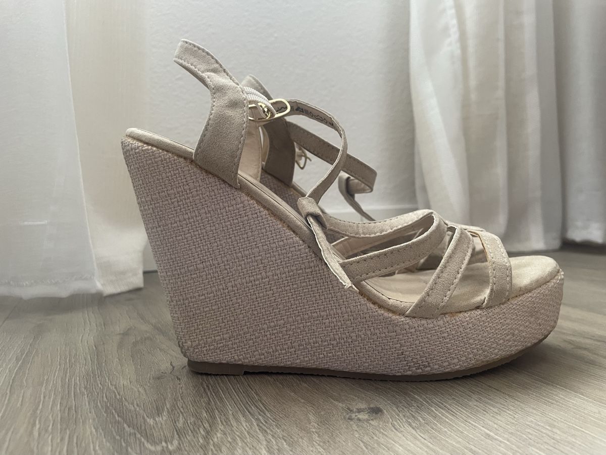 Scarpe da donna: Sandales compensées  – Usato da Biel/Bienne venduto da sonja0210 2