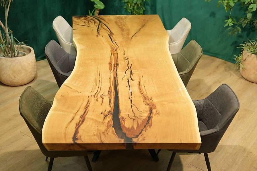 Tische: Baumscheibentisch aus 1 Stück – Gebraucht aus Walchwil von Swissdesign_Haag