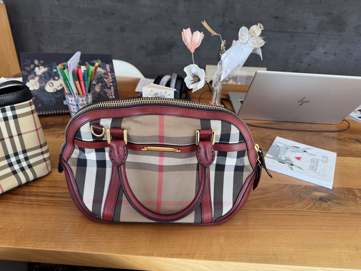 Burberry Borse da donna: Burberry Handtasche Check canvas top zustsnd – Usato da Gipf-Oberfrick venduto da Iberico 2