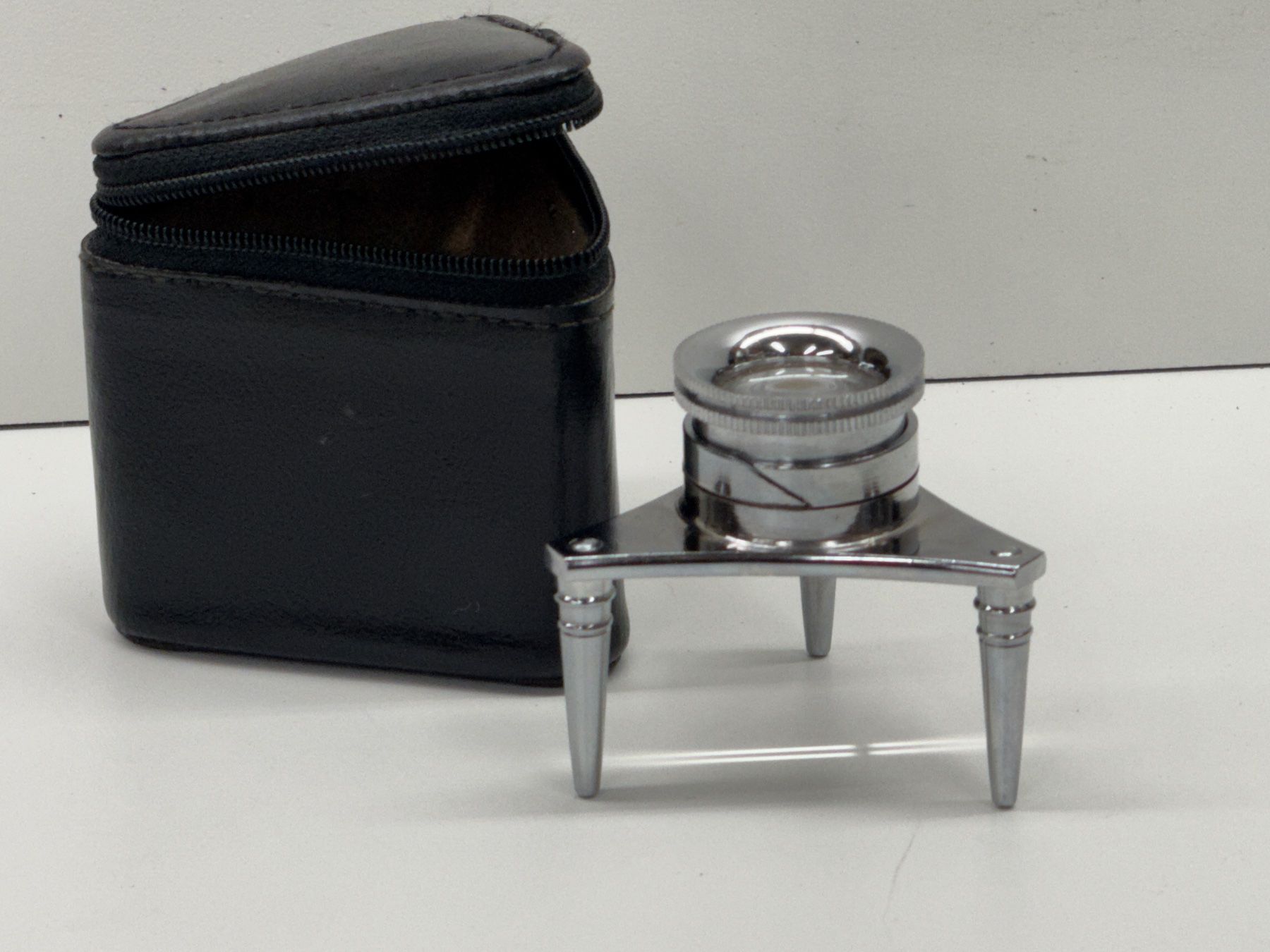 Altro per Ottica: Vintage Lupe Fadenzähler/Textillupe mit Etui – Usato da Lostorf venduto da Peschmi10