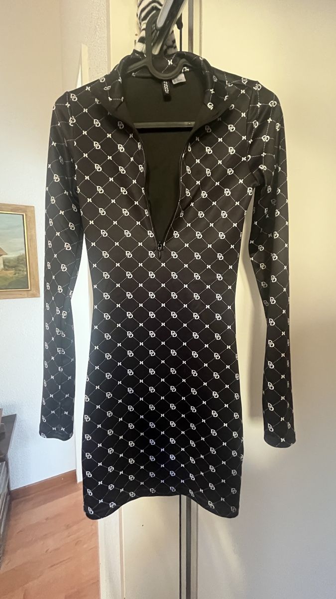 H&M Robes: Figurbetontes Minikleid, Grösse 34/XS – Neuf (Voir description) à Hüntwangen par ric_kyz5