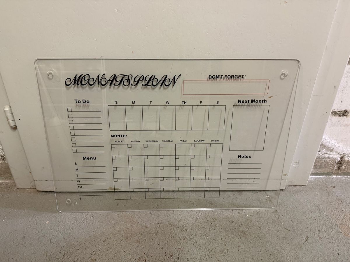 Servierplatten: Monatsplan Plexiglas – Gebraucht aus Muhen von marc1995 1