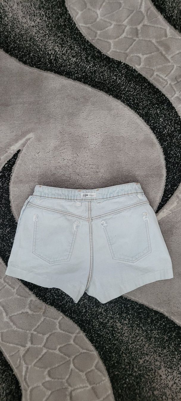 Zara Jeans: Short en jean Zara taille 36coton 100% – Usato da Vevey venduto da x_y_f 4