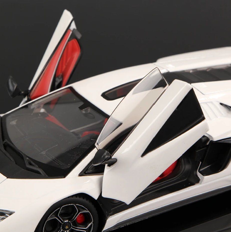 Lamborghini Modellautos: Lamborghini Countach Modellauto 1/24 (Weiss) – Neu und originalverpackt aus Ettingen von SwissHellcat 1