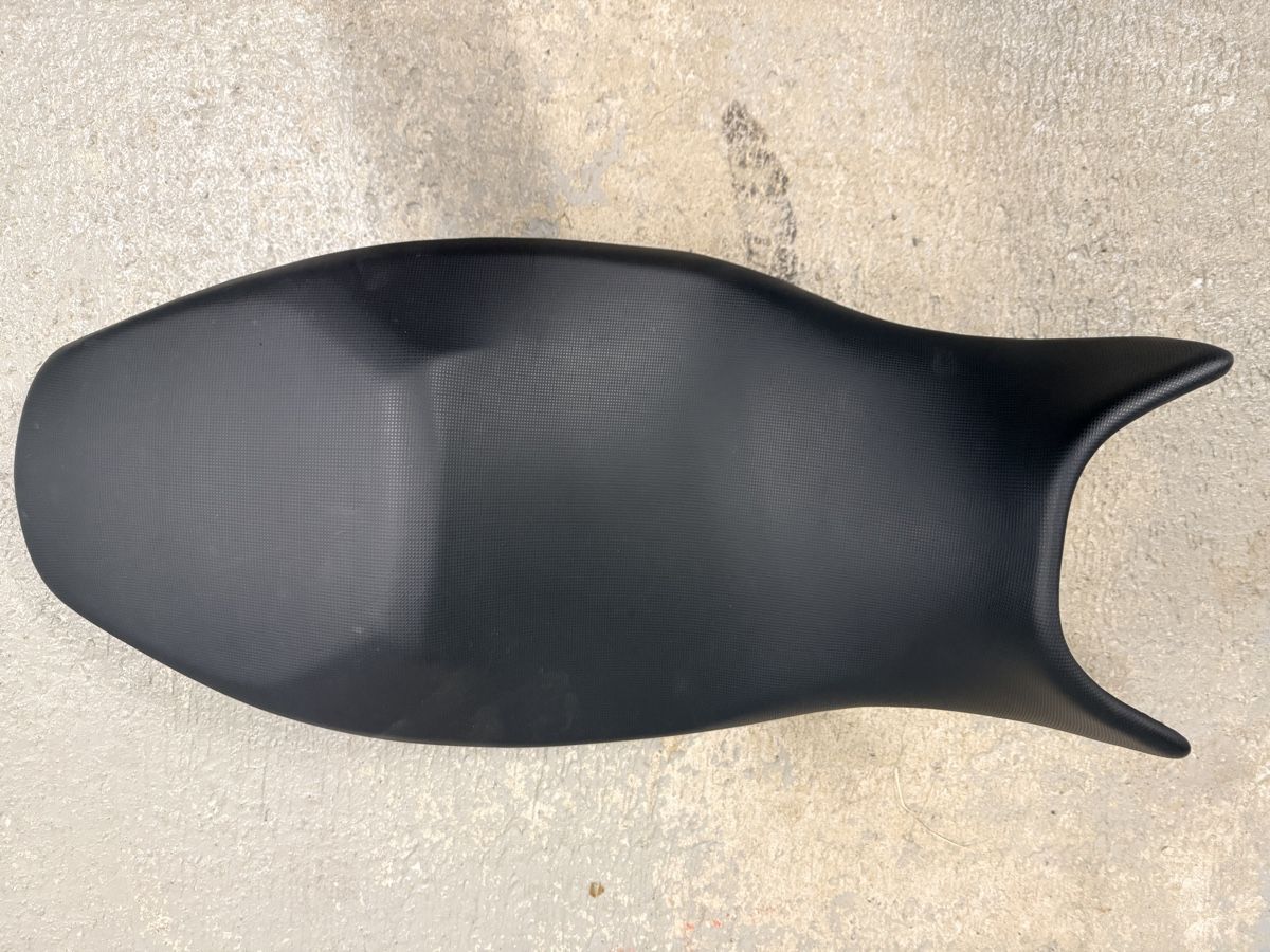 BMW Tutti i ricambio per moto: Selle moto basse – Usato da Romont BE venduto da superyo 2