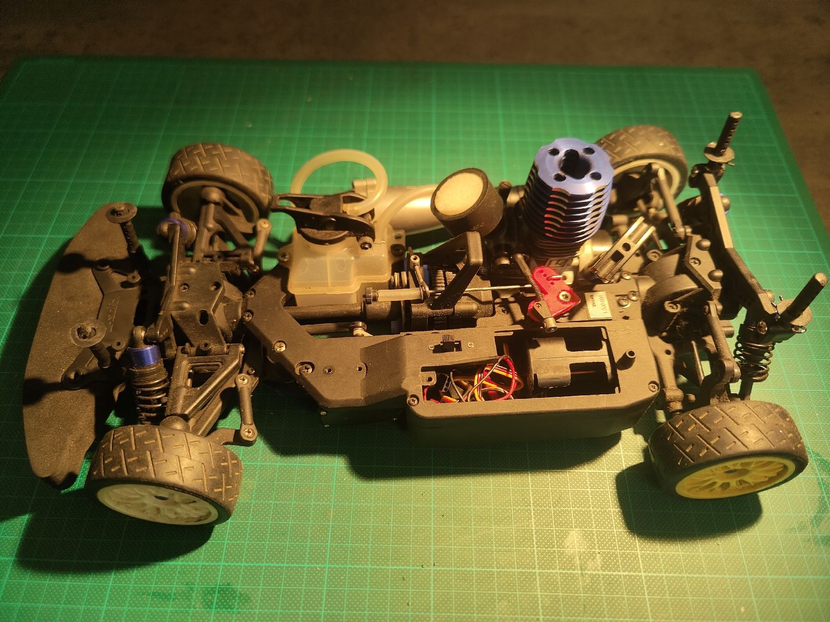 Kyosho Modellismo RC: Voiture telecommandée thermique – Usato da Troinex venduto da jerem_g