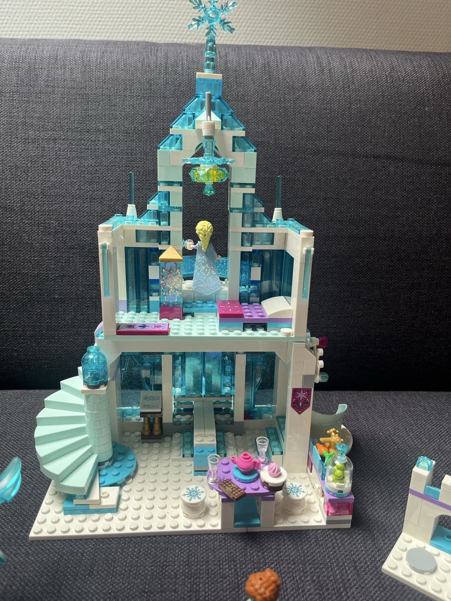 Lego Giocattoli: Set Lego Disney 41148 Elsas magischer Eispalast – Usato da Jonschwil venduto da Theswissmiss 1