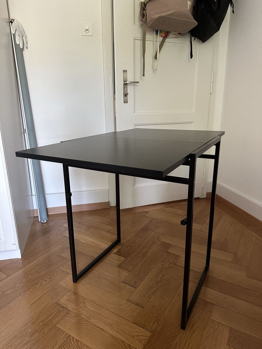Tavoli: Kleiner schwarzer Klapptisch – Usato da Bern venduto da mom_d6hv