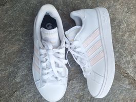 Weisse Adidas Sneaker Gr. 36 – nur 1x getragen