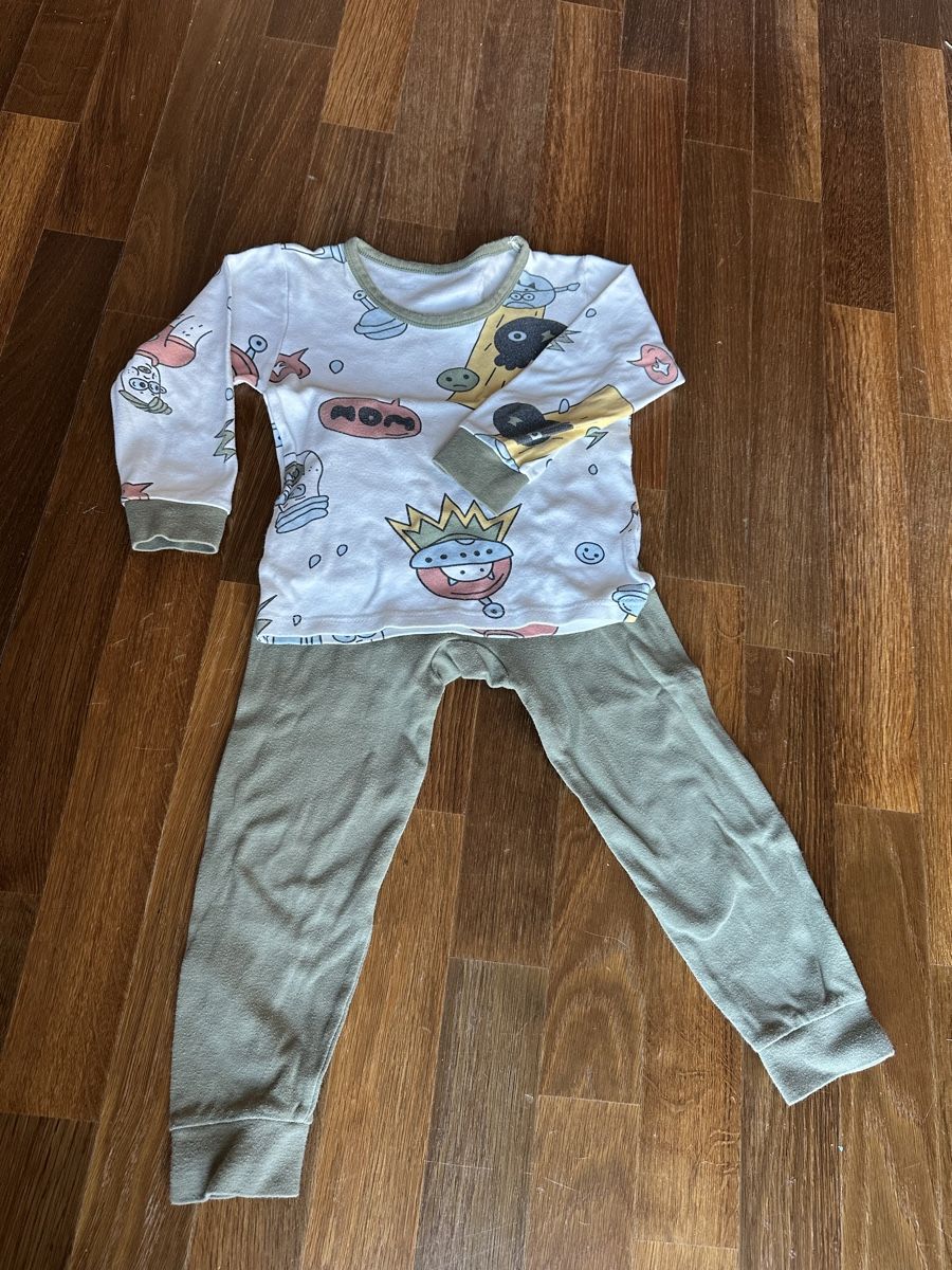 Pyjamas & Ähnliches: Pyjama Gr. 104 – Gebraucht aus Dietikon von mike.thorton