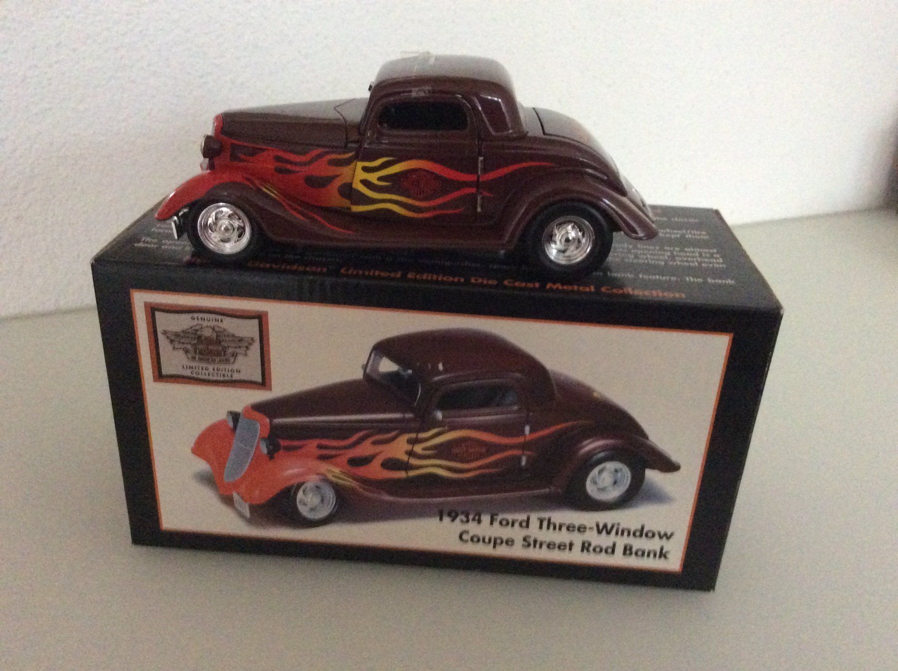 Ford Modellautos: 1934 Ford Three-Window Coupe Street – Neu (gemäss Beschreibung) aus Berg TG von Electrolux23 2