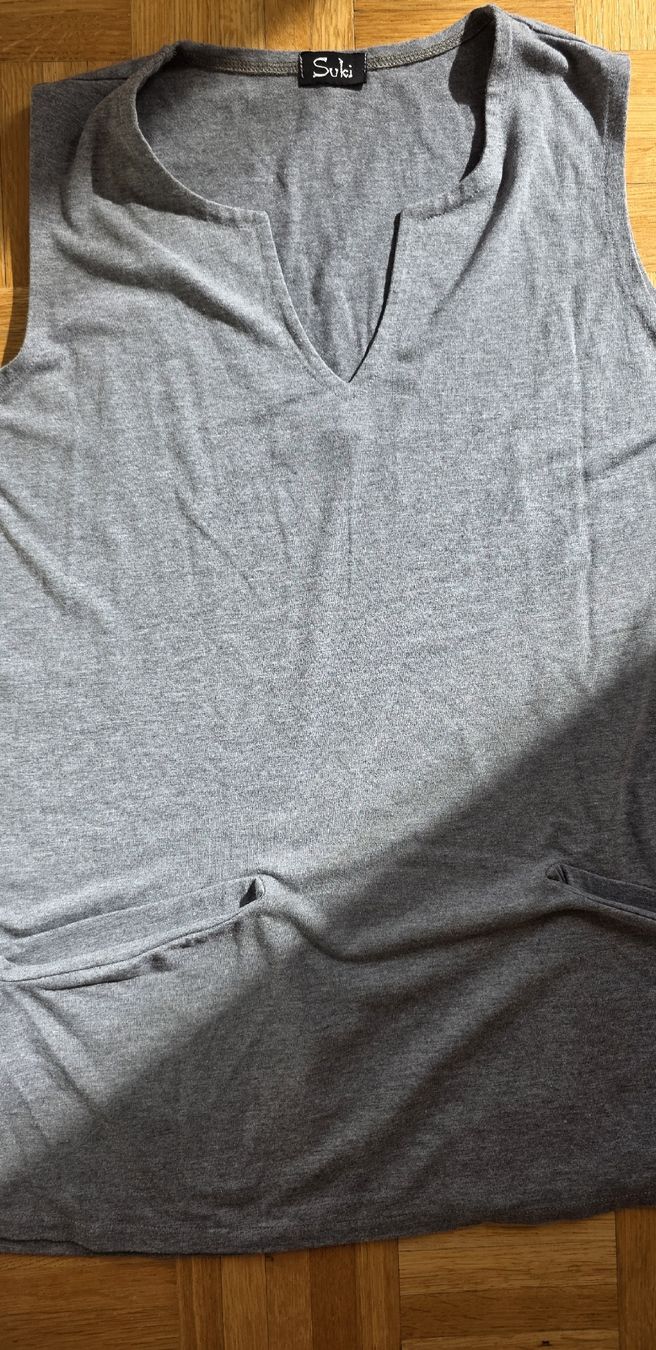 Top: Débardeur gris Suki taille L – Usato da Yverdon-les-Bains venduto da van_dq65 3