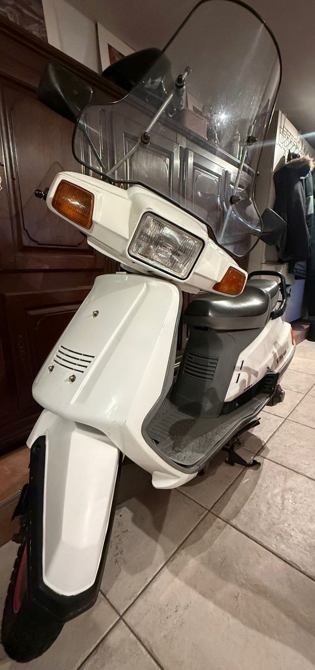 Yamaha Scooter: YAMAHA XC 125 BELUGA 4 temps – Usato da Vucherens venduto da Chexbres69 1