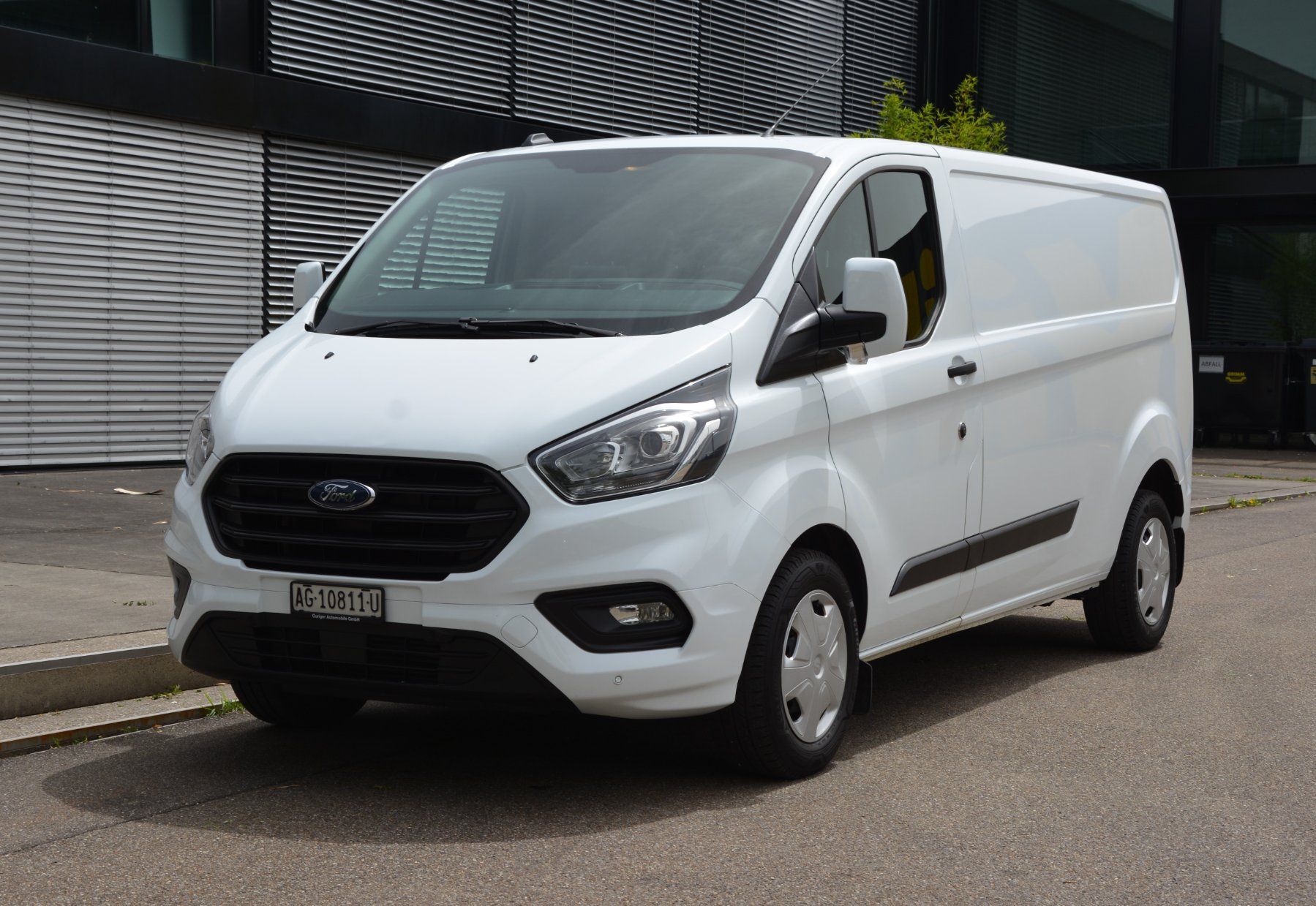 Ford Veicoli commerciali: FORD Transit Custom Van 300 L2H1 Trend A – Usato da Oberkulm venduto da Curiger-Automobile 4