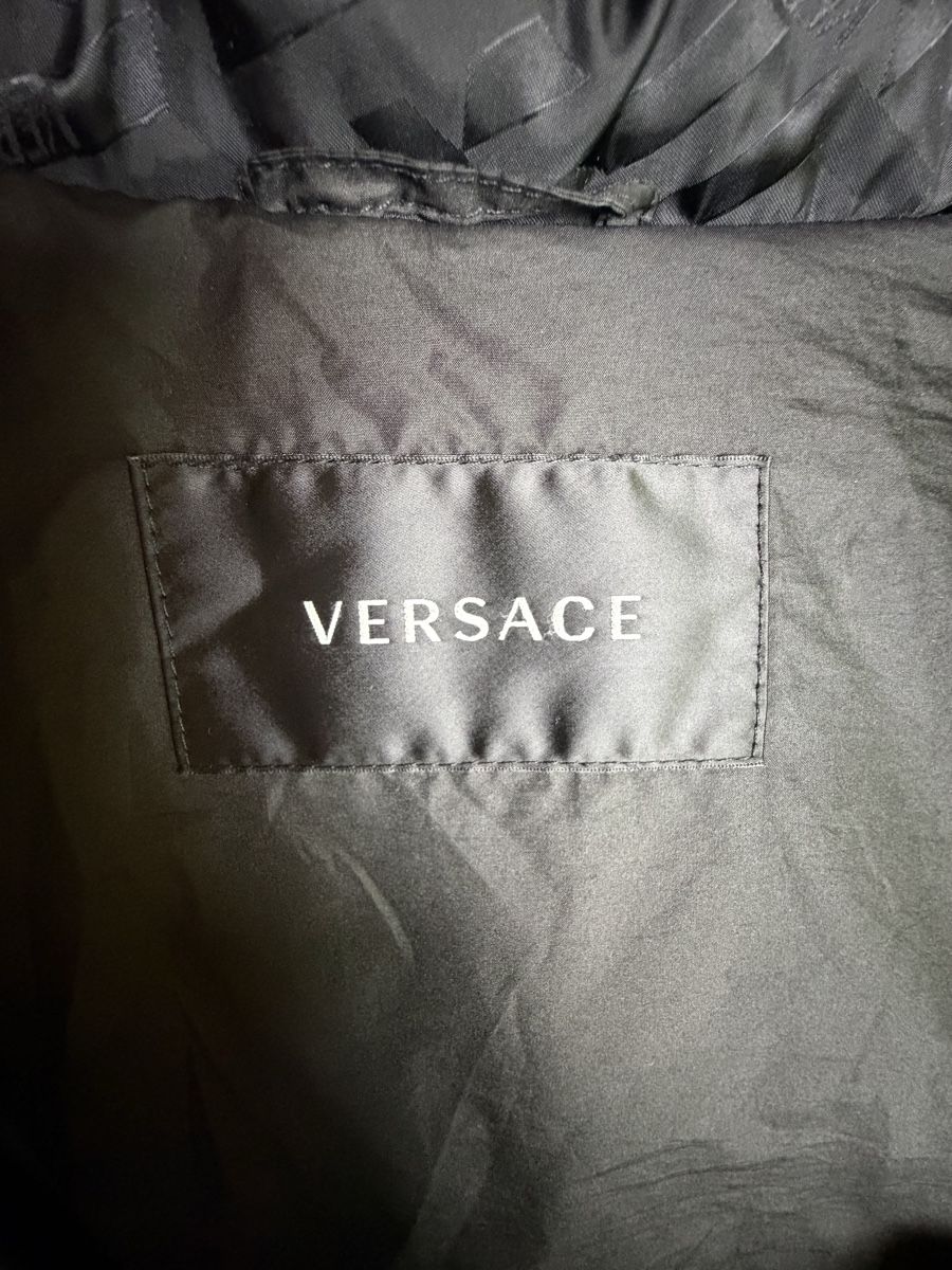 Versace Jacken: Versace Winterjacke – Steppdesign Gr. M – Gebraucht aus Haag (Rheintal) von BNMC.store 4