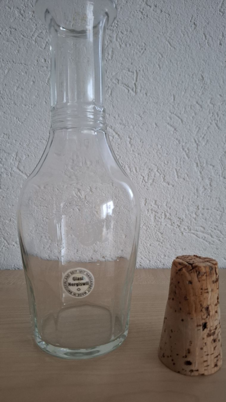 Glasi Hergiswil Altro: Kirschwasser-Flasche, Glasi Hergiswil – Usato da Sattel venduto da Chneusi 2