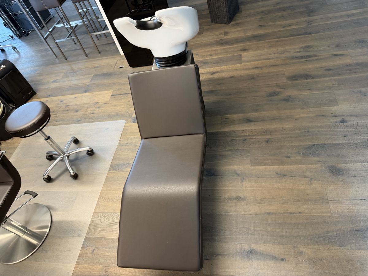 Fauteuils: Kiela Coiffeur-Einrichtung komplett – D'occasion à Rotkreuz par _SimonLustenberger_ 4