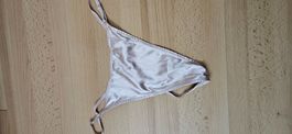 String comme neuf porté 1X  (b)