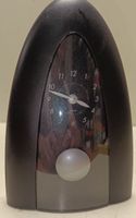 Elegante Tischuhr im Retro-Design, Quartz Uhrwerk(em68)