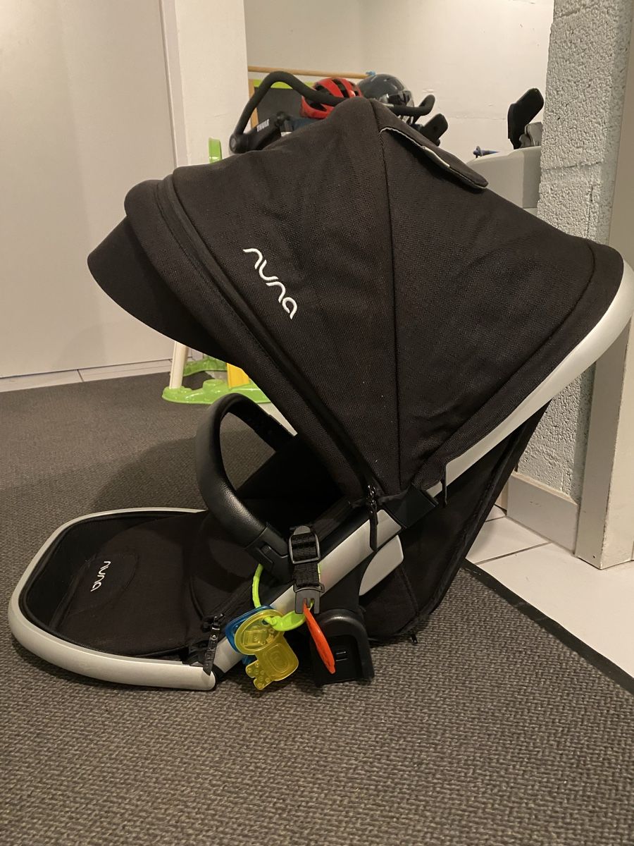 Nuna Carrozzine: Poussette Nuna noir – Usato da Martigny venduto da ori_x57c 1