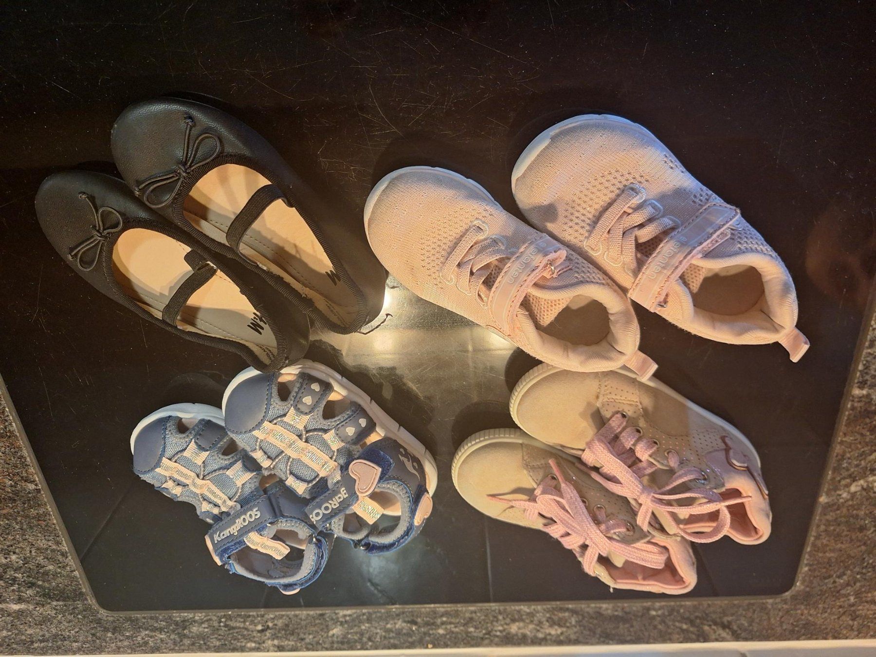 Schuhe für Mädchen: 4-teiliges Mädchenschuhe Set 22-24 – Gebraucht aus Ringoldswil von Sonnenblume_33