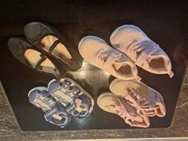 4-teiliges Mädchenschuhe Set 22-24