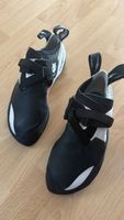 Evolv climbing shoes size EU 44