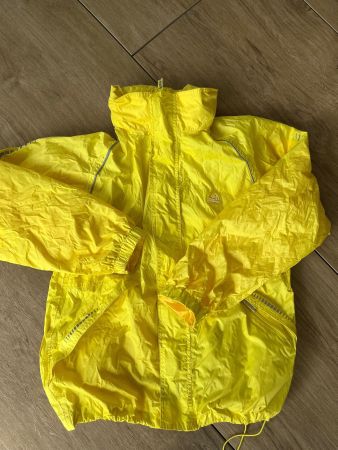 Regenjacke gelb