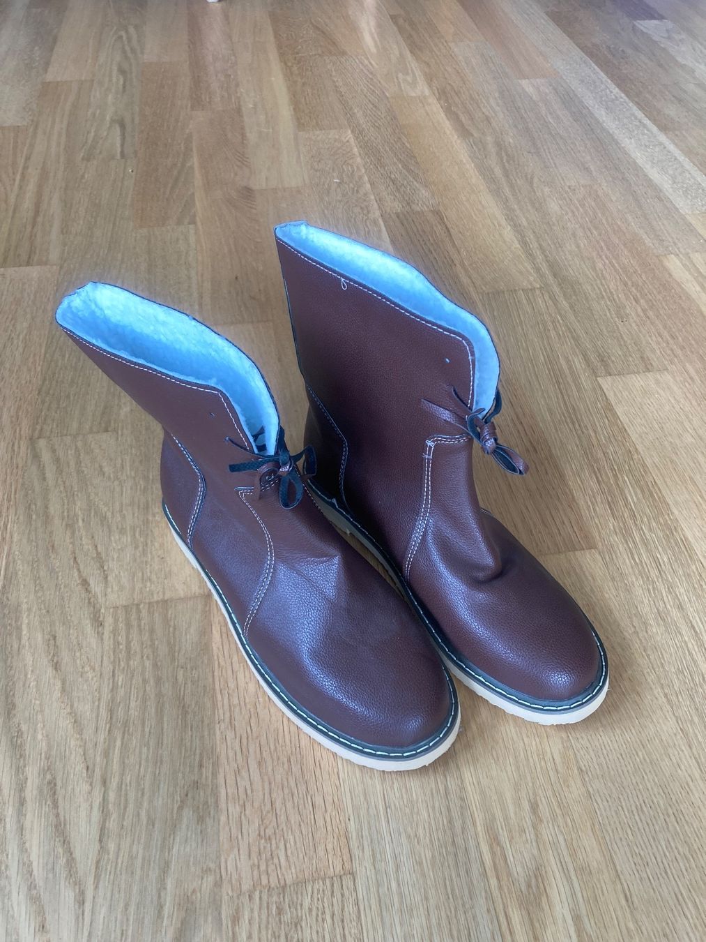 Damenschuhe: Einfache braune Kunstlederstiefel – Gebraucht aus Zürich von beckybron 2