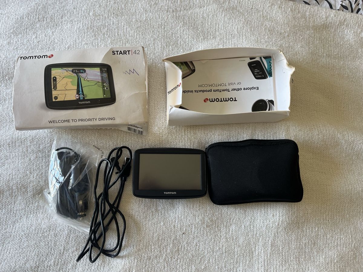 Tomtom Navigationsgeräte: GPS TomTom START 42 avec accessoires et housse – Gebraucht aus Carouge GE von Valou1976
